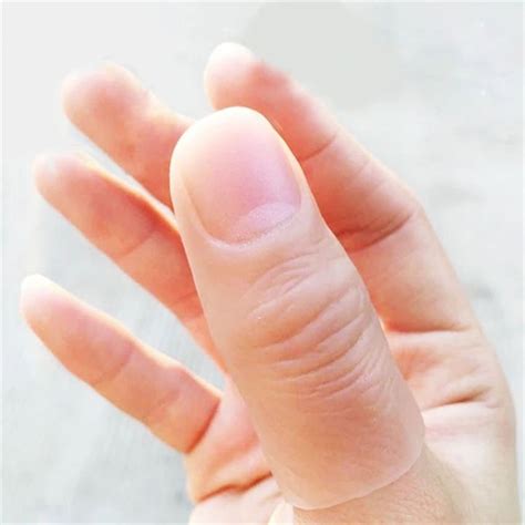From Trickery to Mastery: Learning to Use a Fake Thumb Effectively